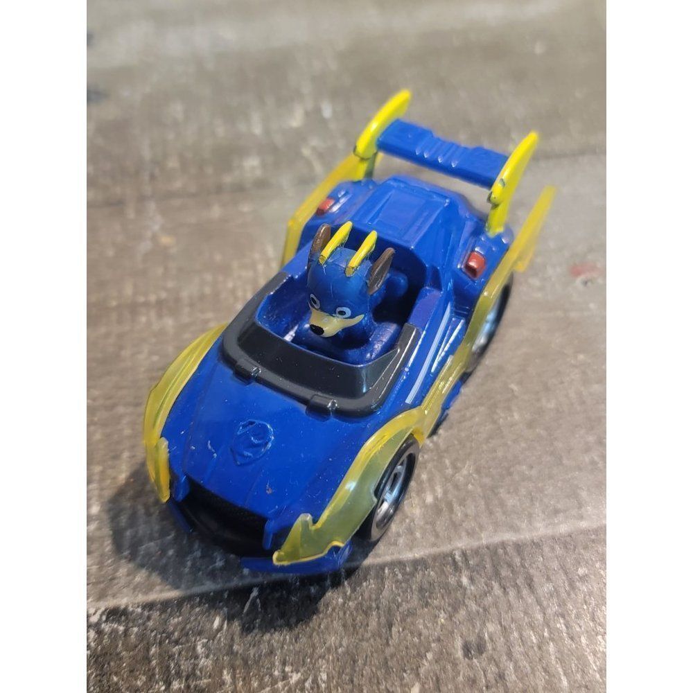 SML 02 Paw Patrol Chase car toy figure
